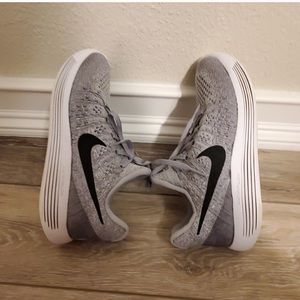 Nike tennis shoes size 8.5